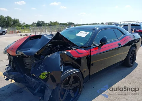 2018 Dodge Challenger Sxt z USA, uszkodzony, nr VIN 2C3CDZAG3JH241537